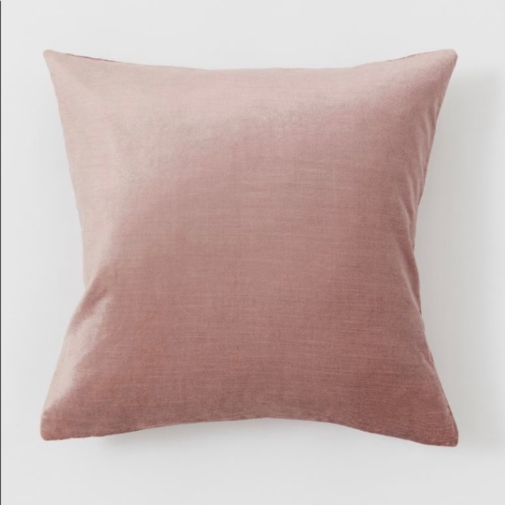 Light pink velvet pillow covers